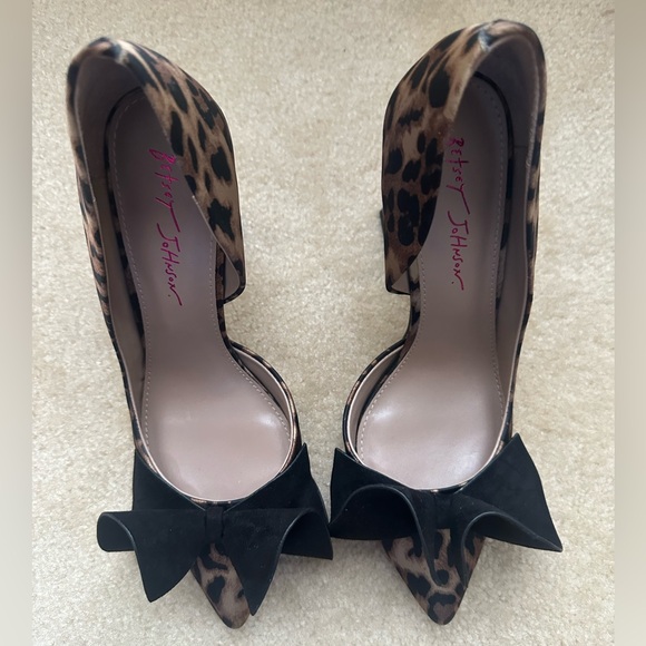Betsey Johnson Leopard Heels - Picture 1 of 6